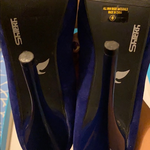 Blue Suede Shoes - Picture 3 of 6